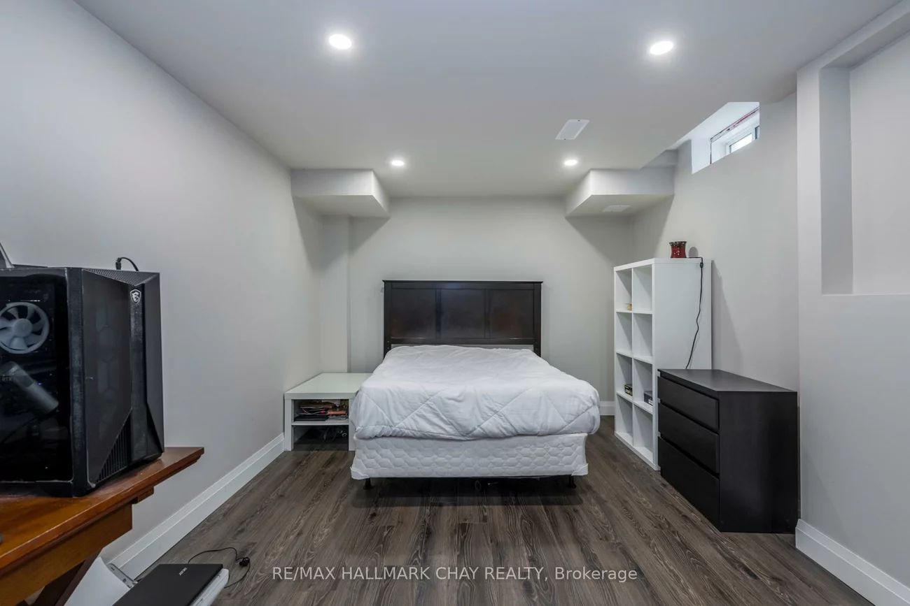 1300, Hunter, Alcona, Innisfil