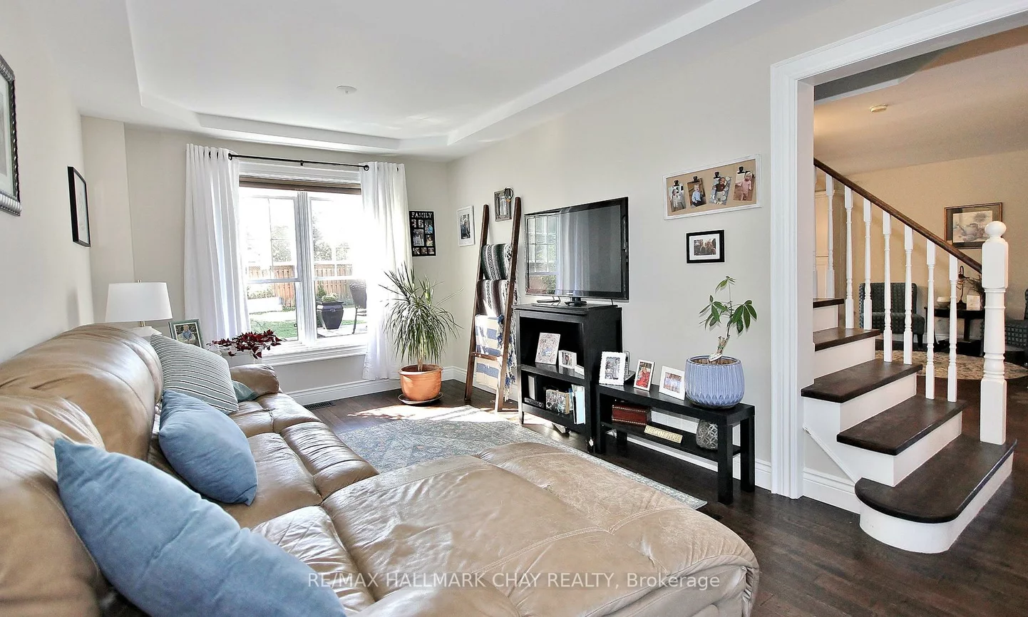 1084, Winnifred, Alcona, Innisfil