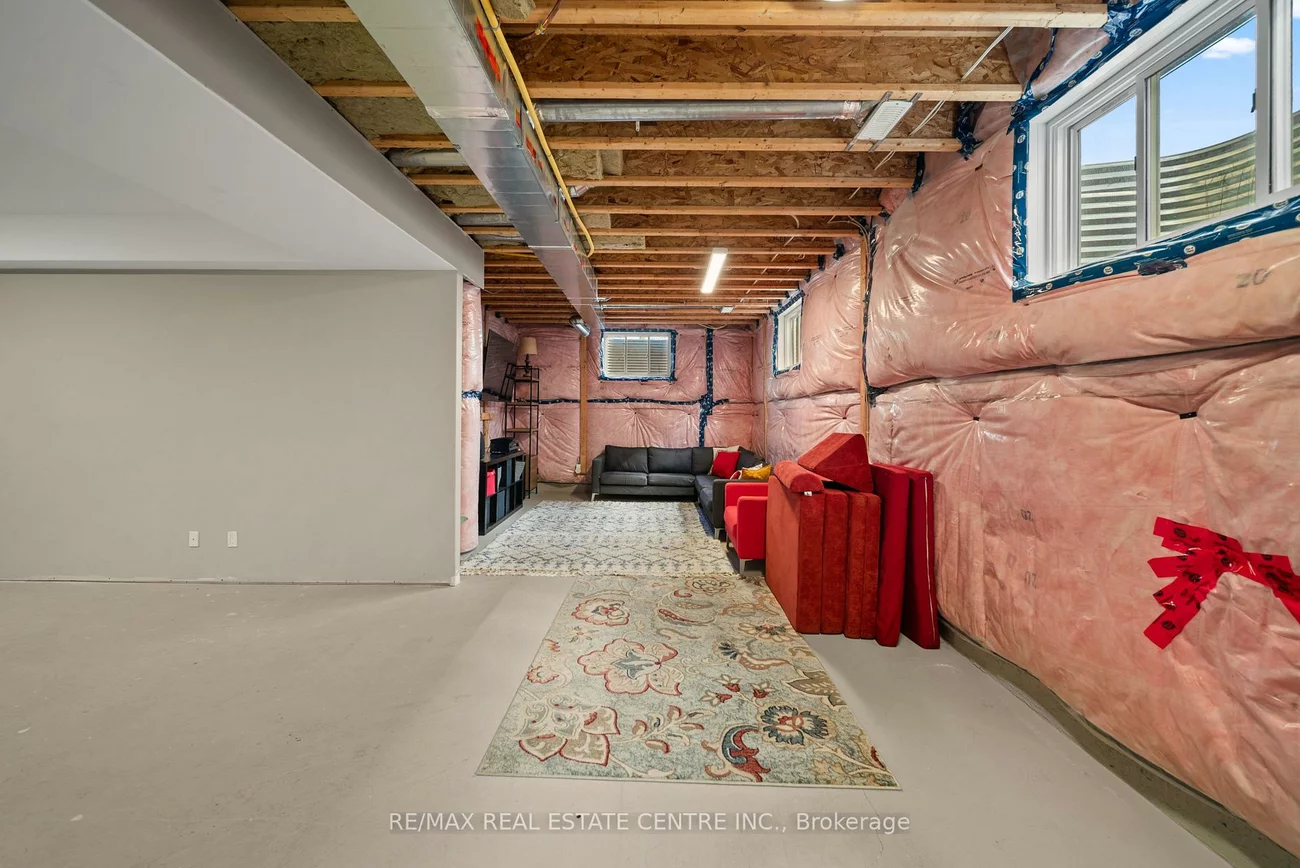 303, Sunnybrae, Stroud, Innisfil