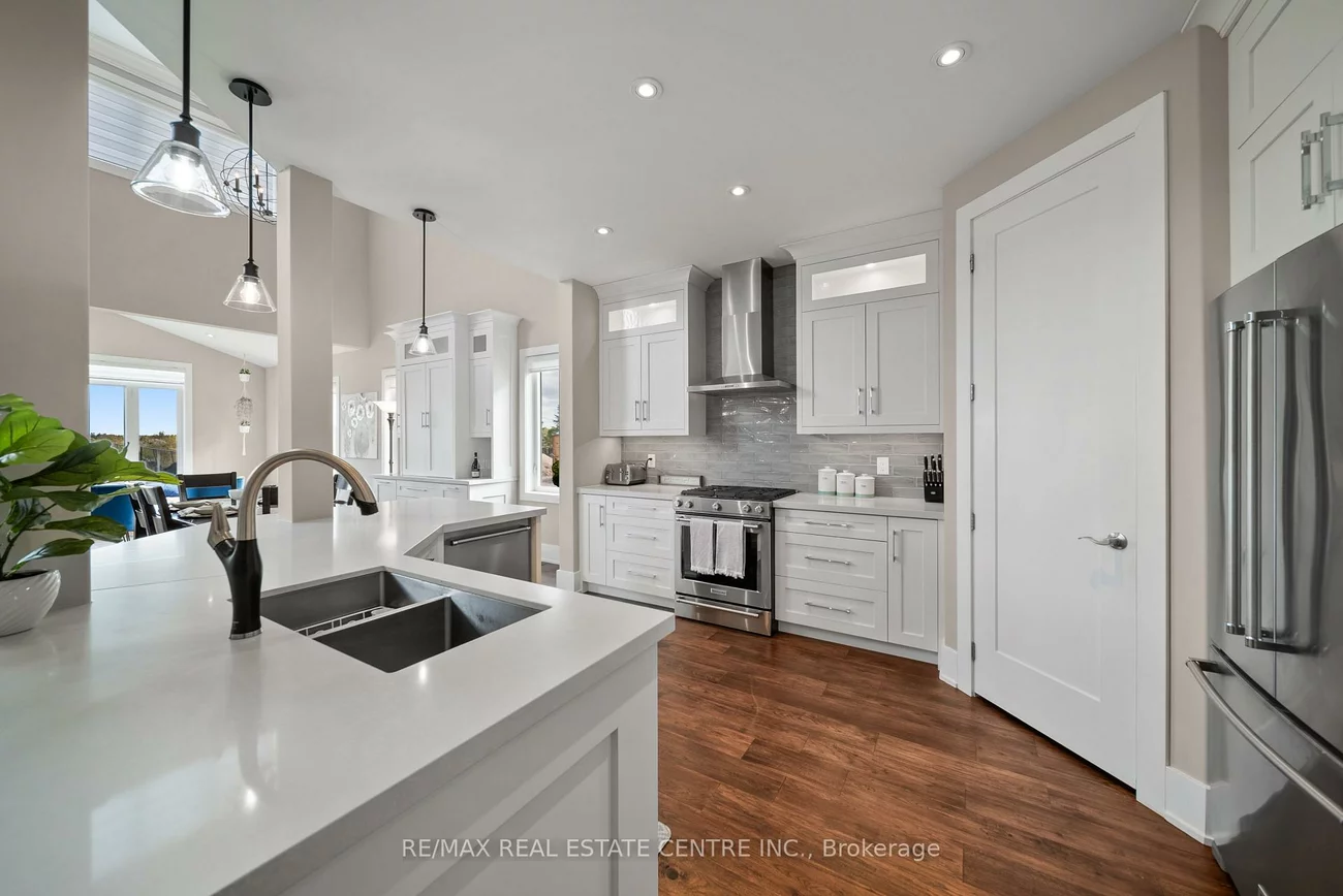 303, Sunnybrae, Stroud, Innisfil