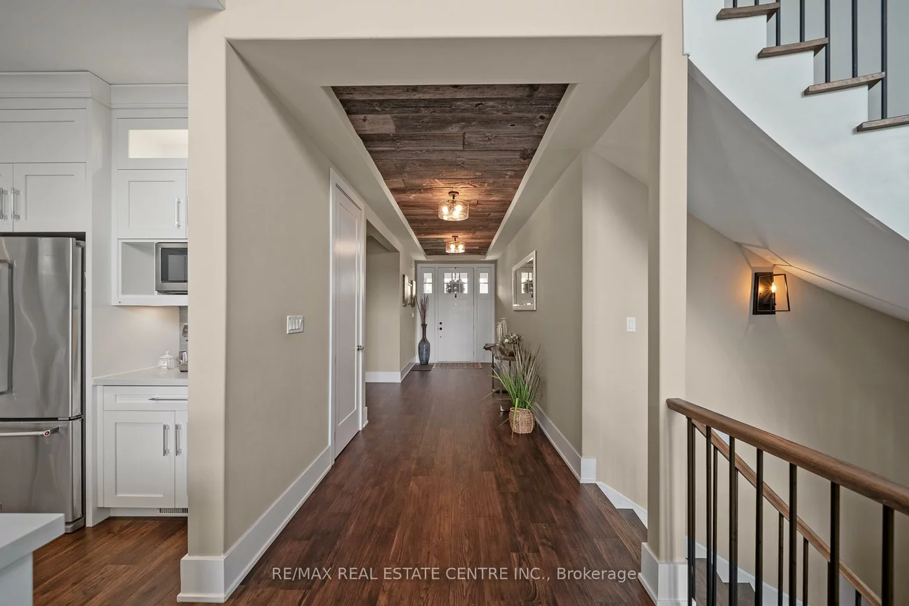 303, Sunnybrae, Stroud, Innisfil