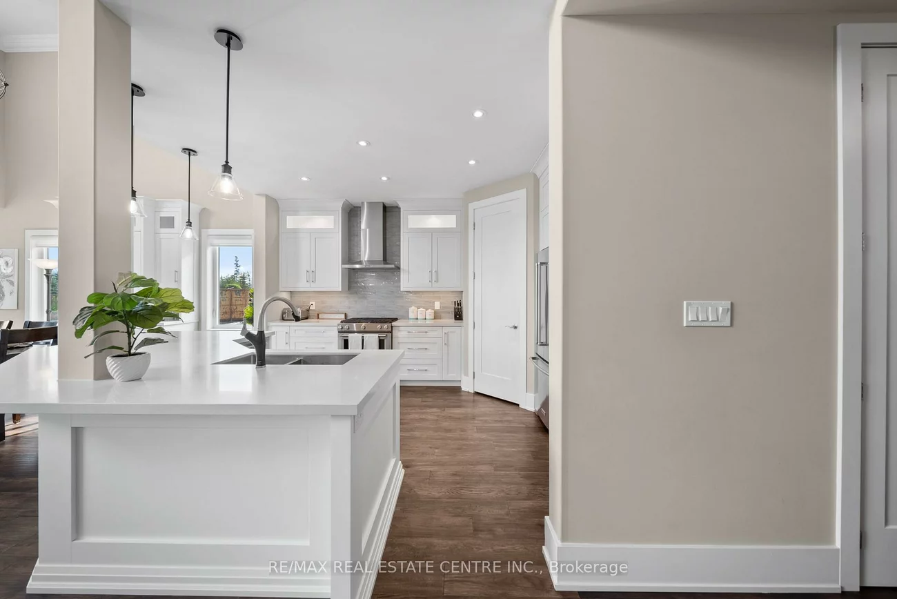 303, Sunnybrae, Stroud, Innisfil