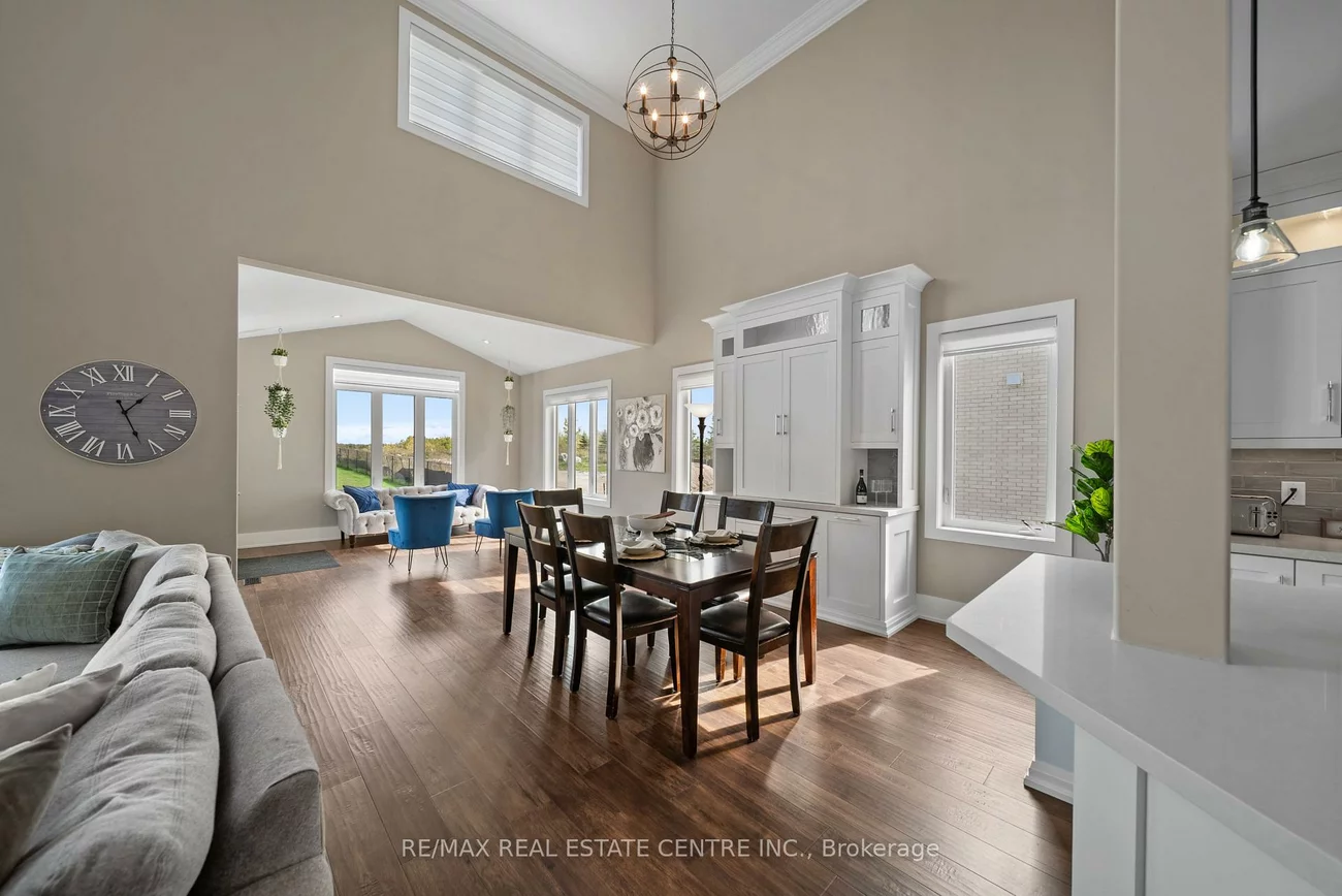 303, Sunnybrae, Stroud, Innisfil