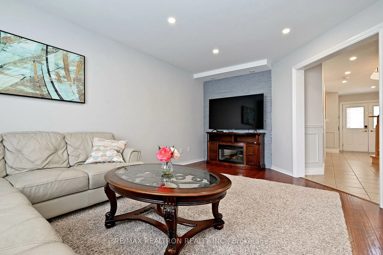 1128, Corrie, Alcona, Innisfil