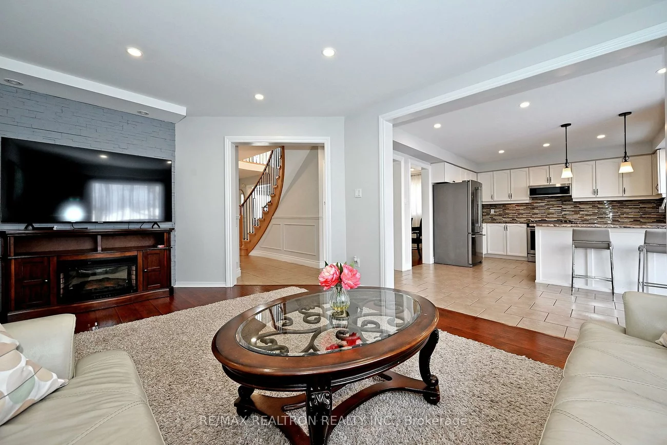 1128, Corrie, Alcona, Innisfil