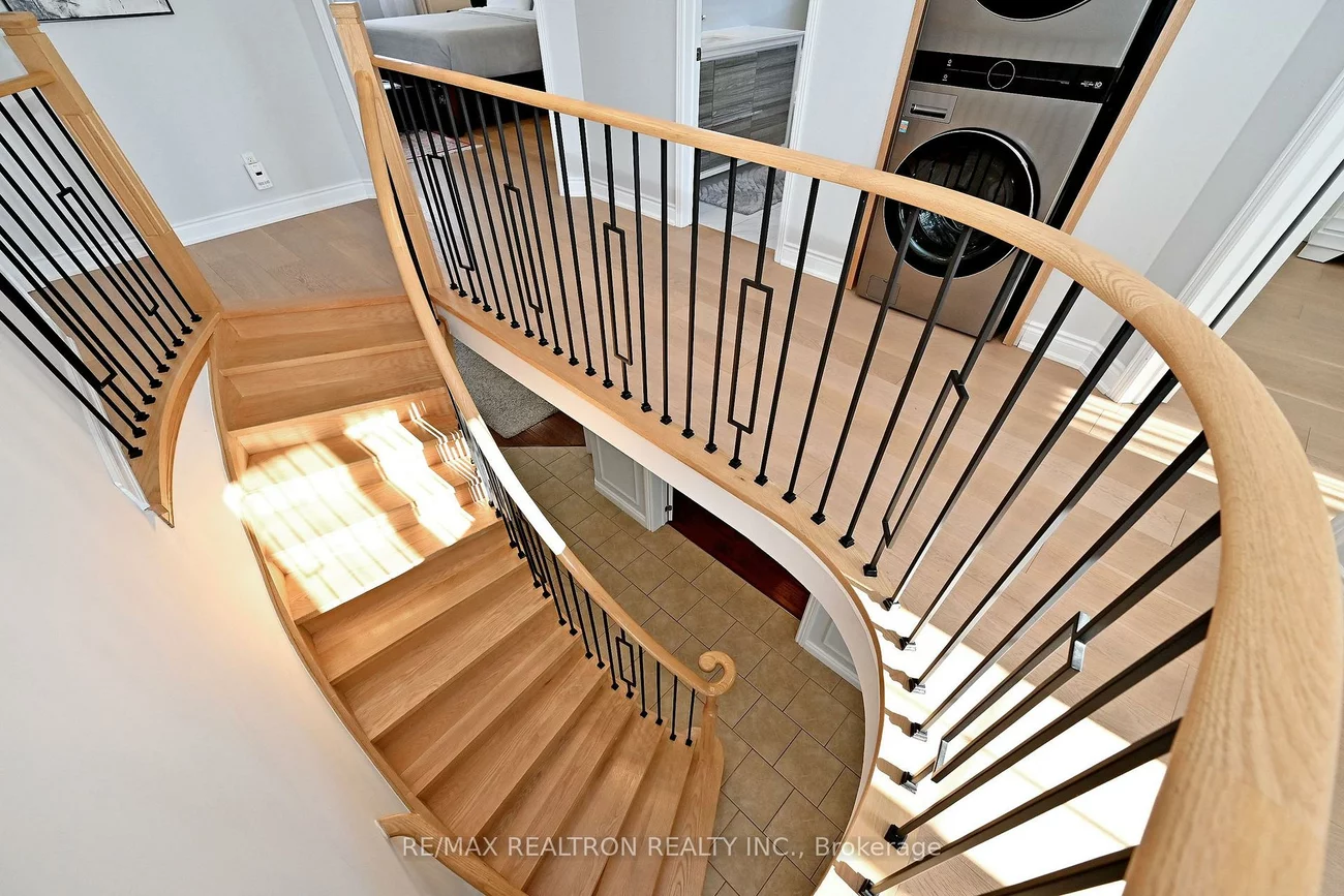 1128, Corrie, Alcona, Innisfil