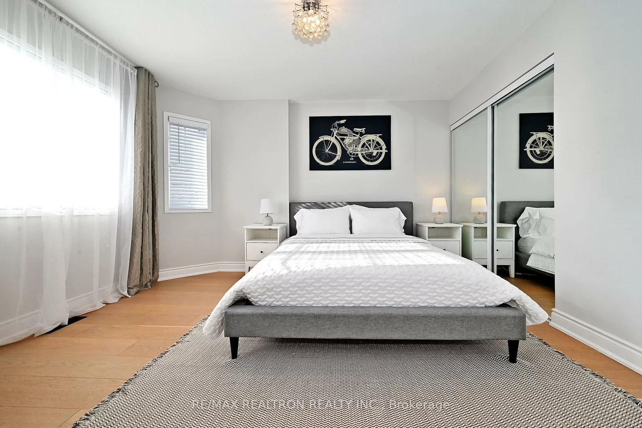 1128, Corrie, Alcona, Innisfil