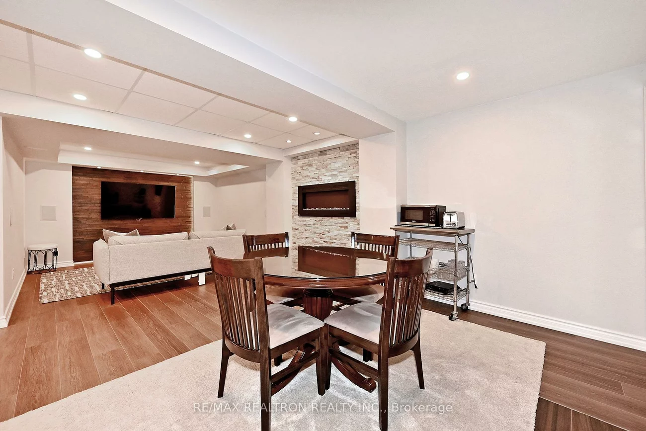 1128, Corrie, Alcona, Innisfil