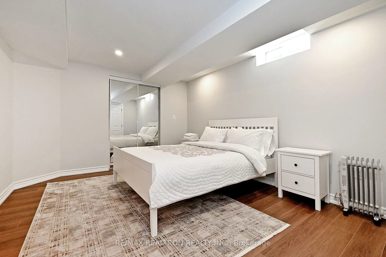 1128, Corrie, Alcona, Innisfil