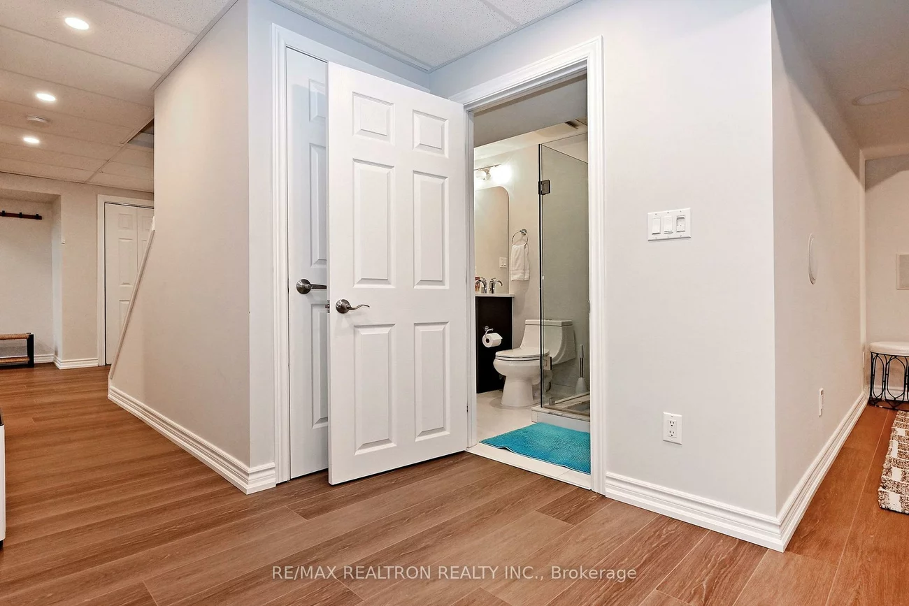 1128, Corrie, Alcona, Innisfil