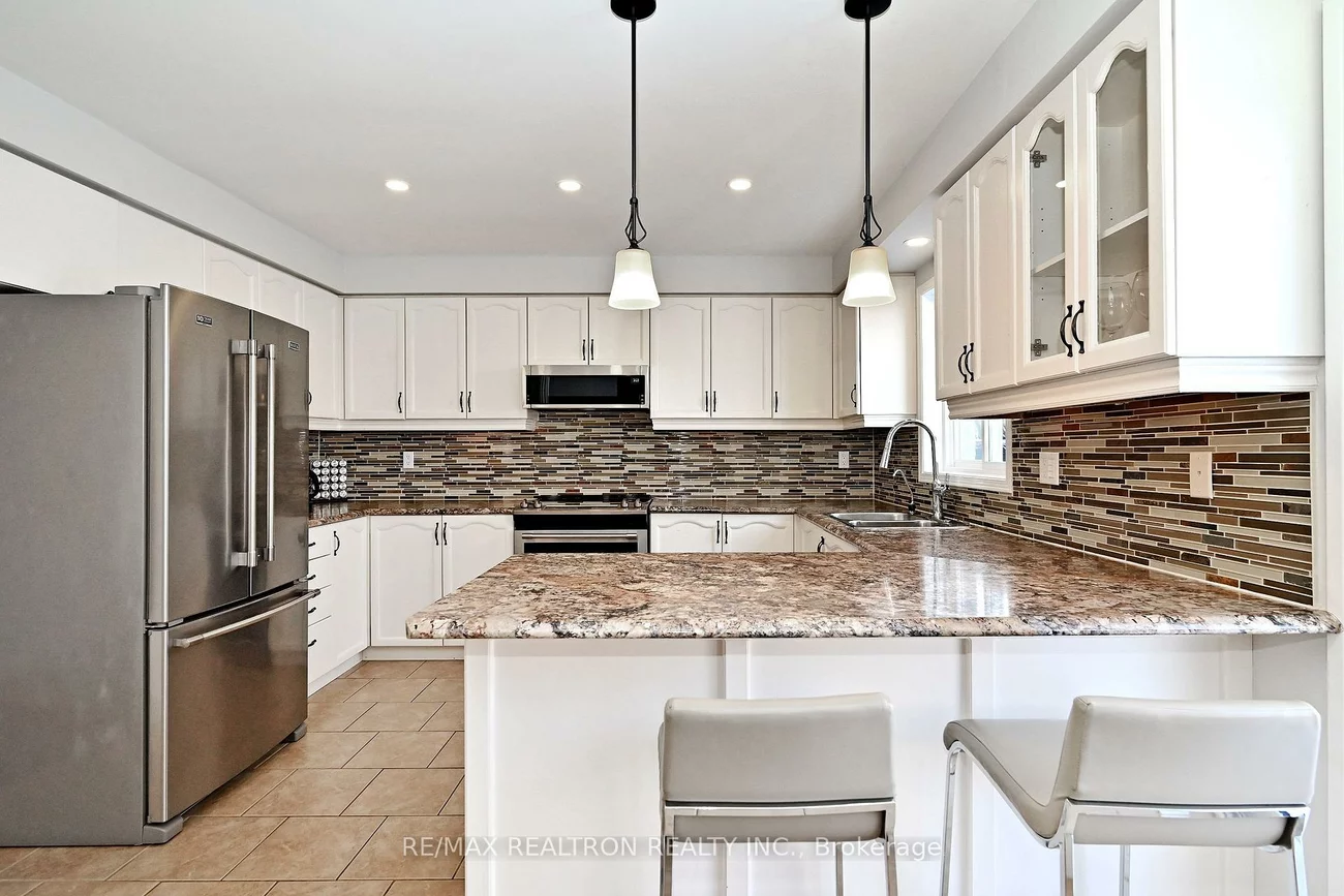 1128, Corrie, Alcona, Innisfil