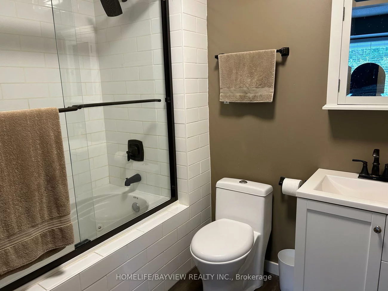 999, Anna Maria, Alcona, Innisfil