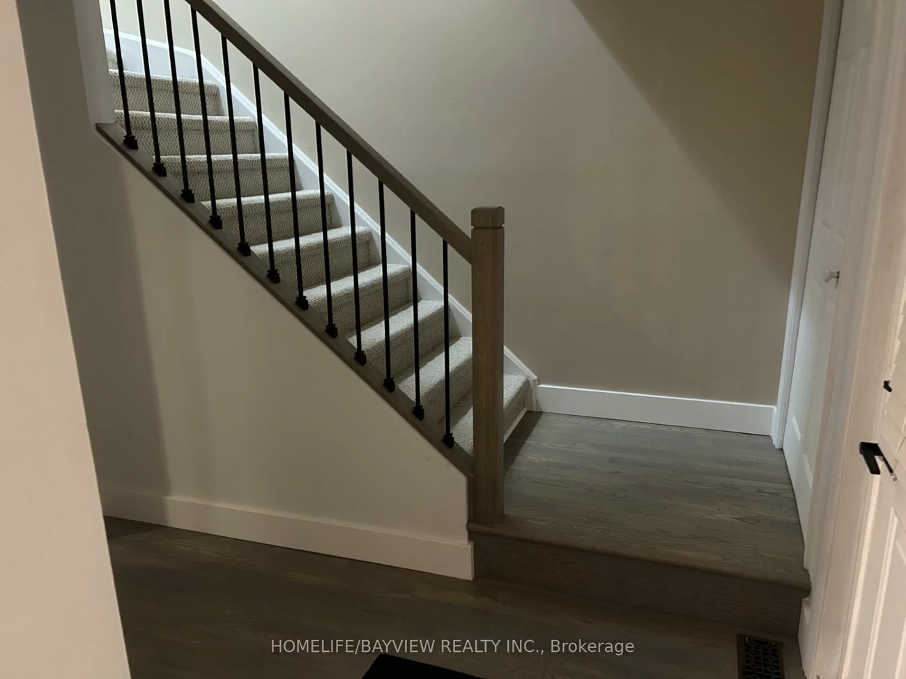 999, Anna Maria, Alcona, Innisfil