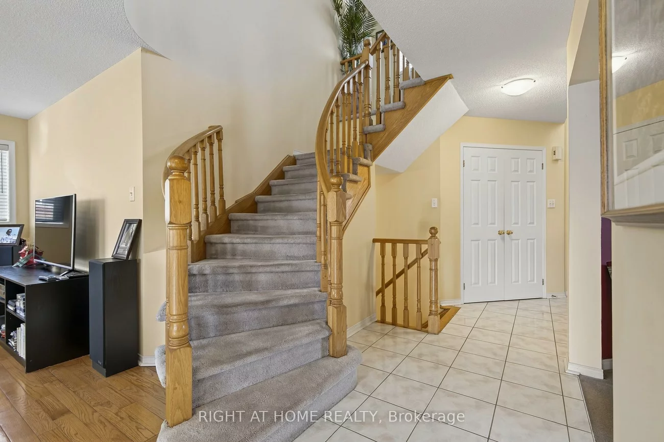 1338, Vincent, Alcona, Innisfil