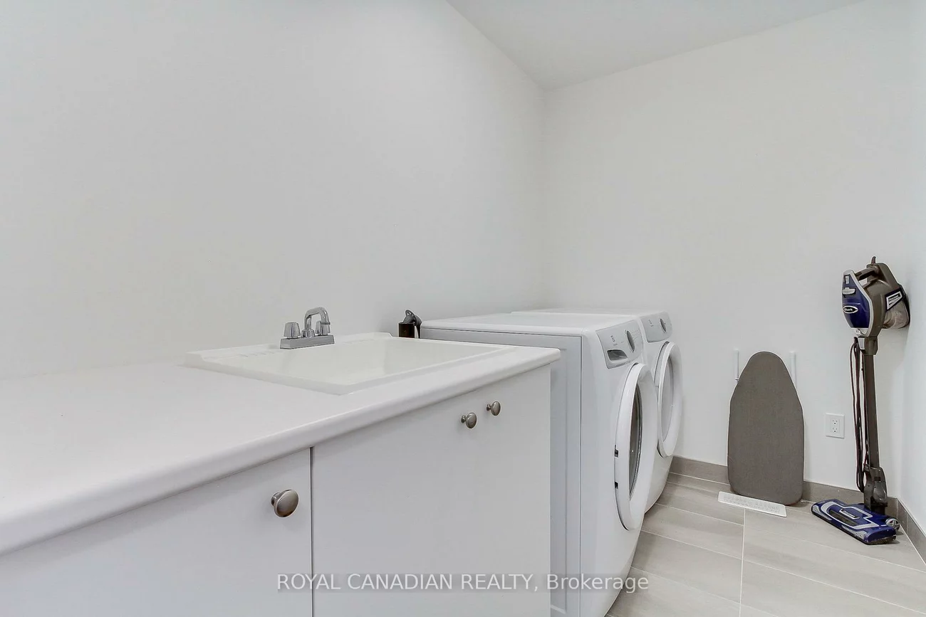 1404, Blackmore, Alcona, Innisfil