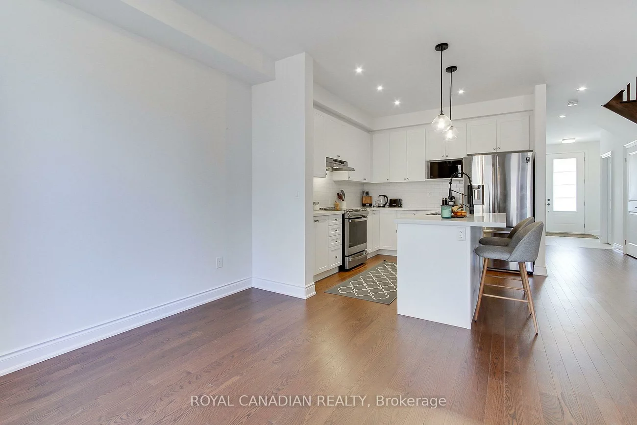 1404, Blackmore, Alcona, Innisfil