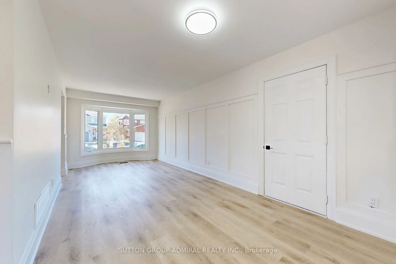 2213, Chalmers, Alcona, Innisfil