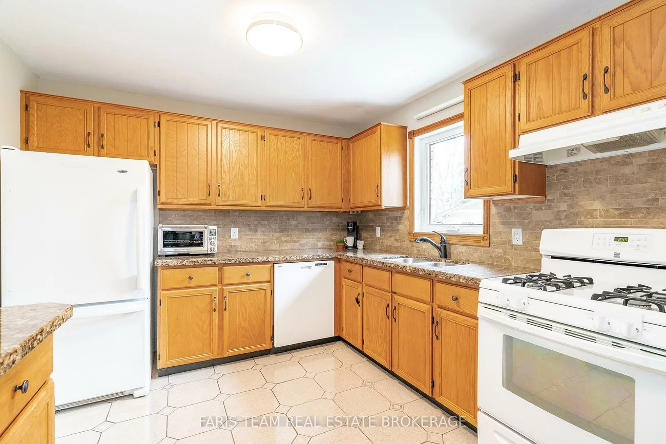 856, Church, Lefroy, Innisfil