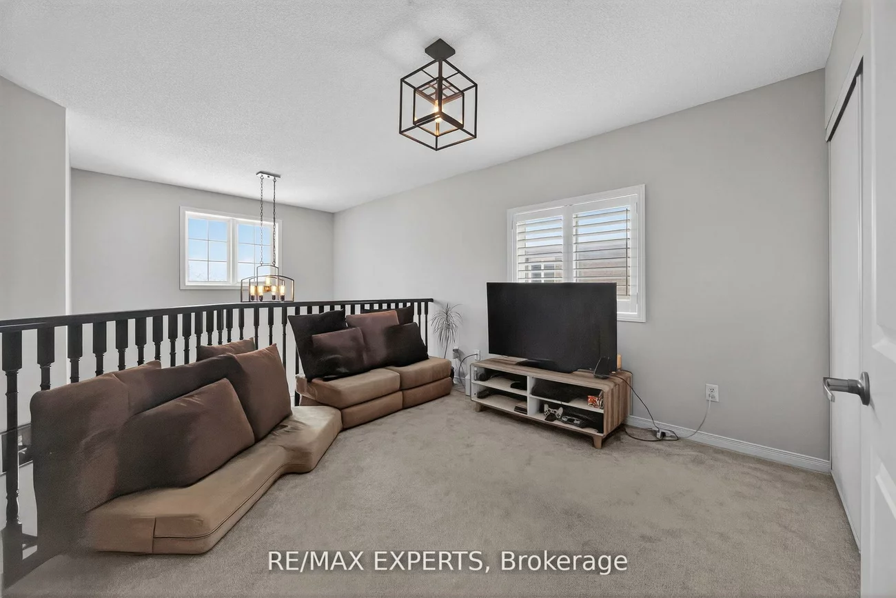 2166, Nevils, Alcona, Innisfil