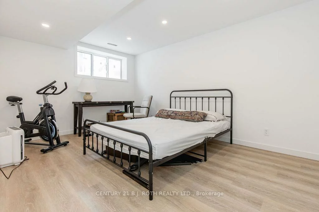 7845, YONGE, Stroud, Innisfil