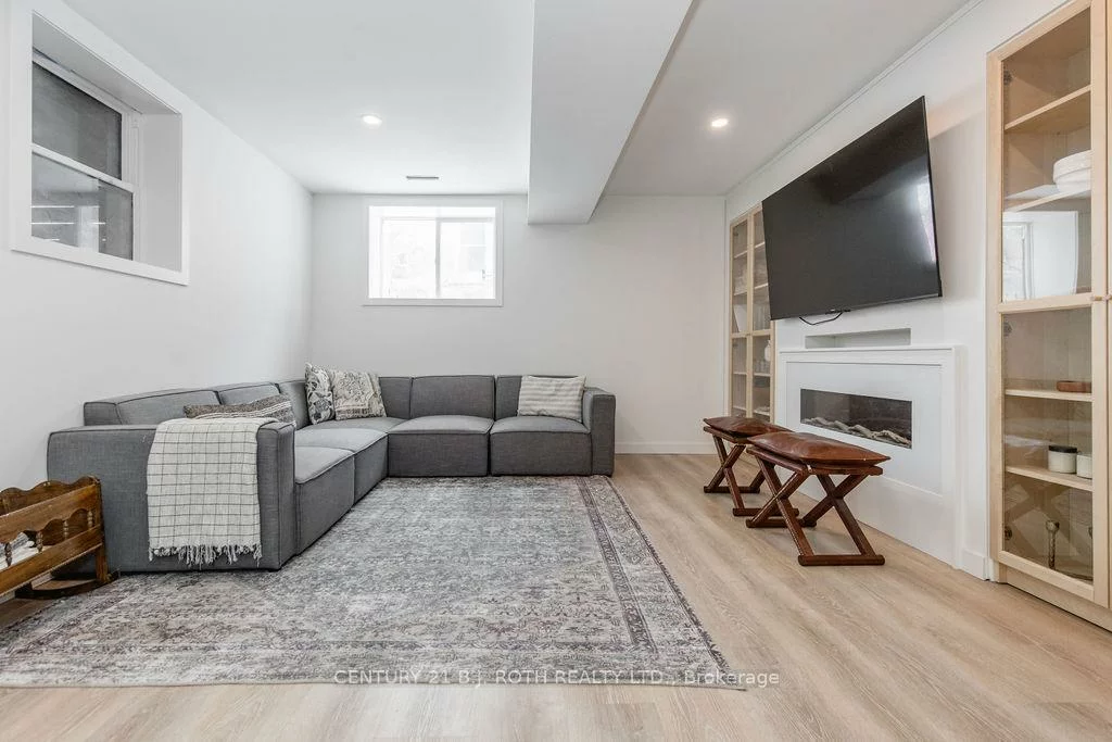 7845, YONGE, Stroud, Innisfil