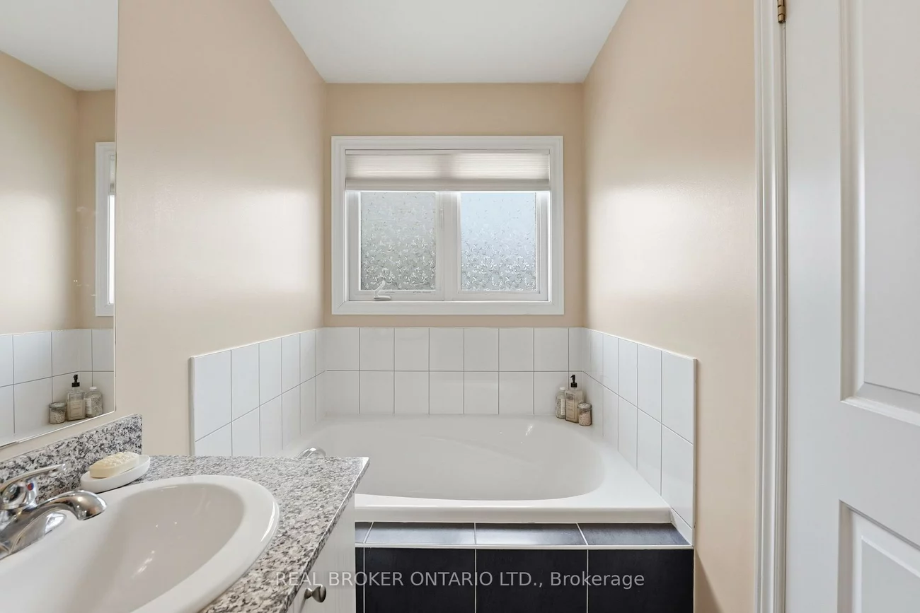 2056, Dale, Alcona, Innisfil