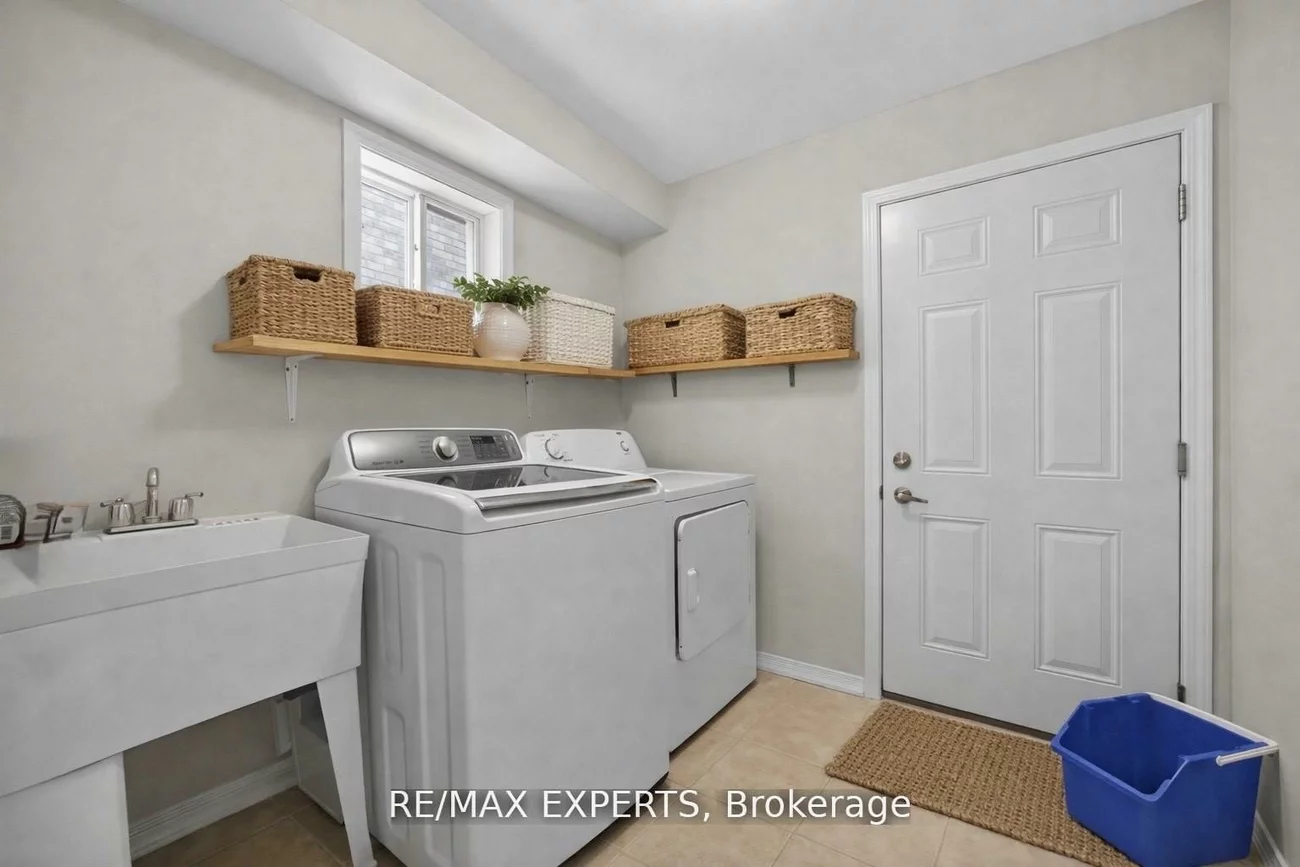 2166, Nevils, Alcona, Innisfil