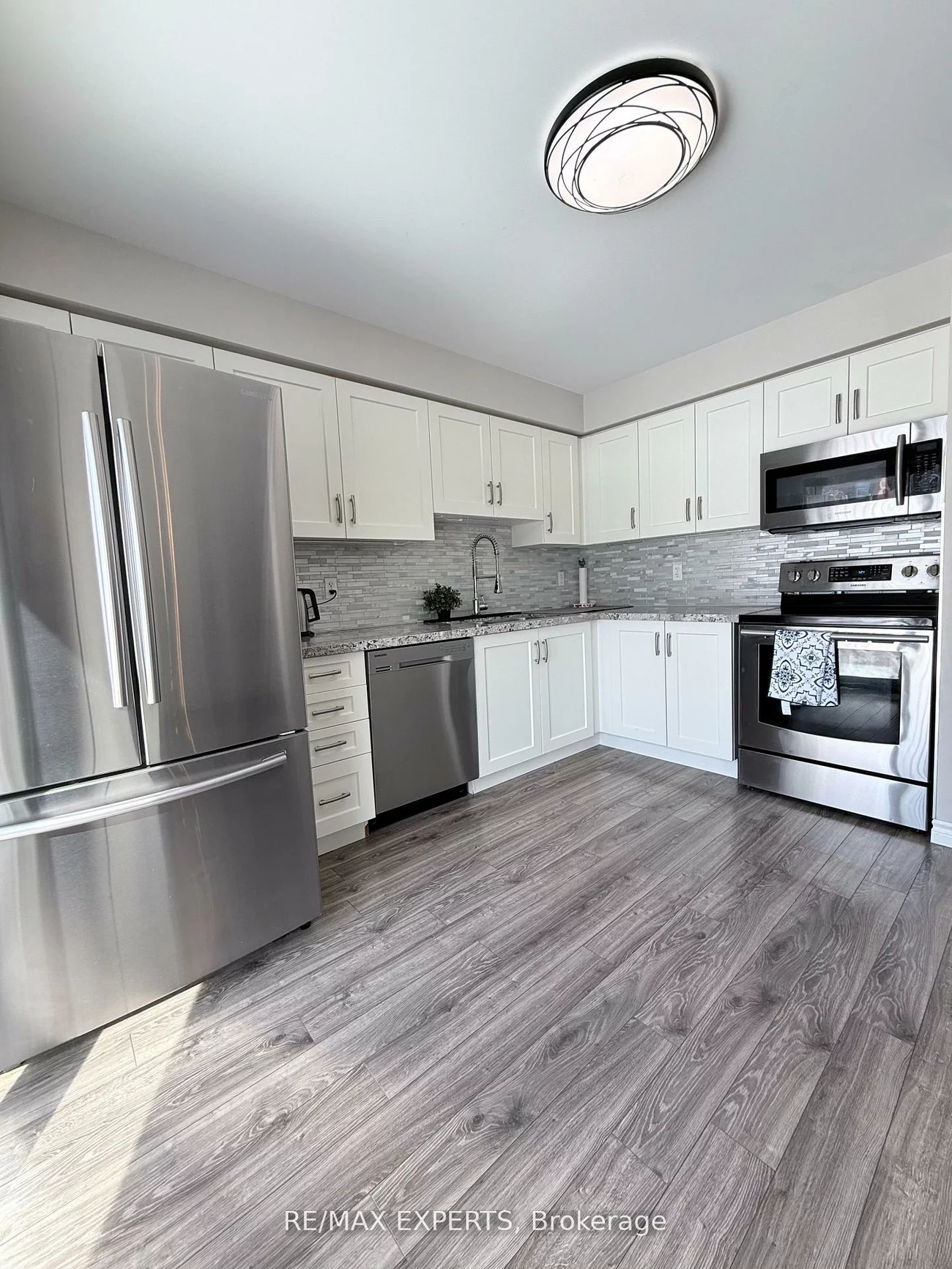 2166, Nevils, Alcona, Innisfil