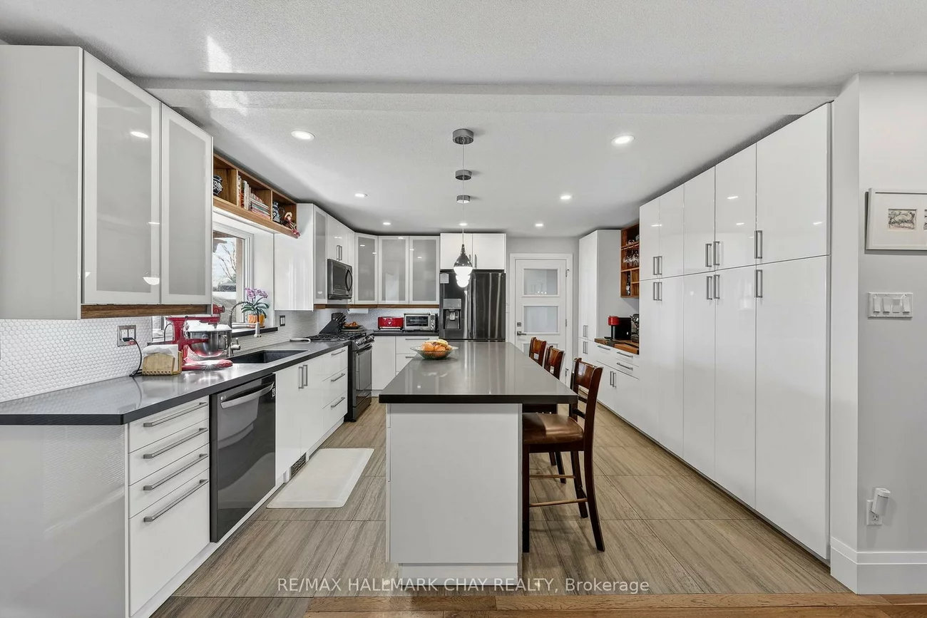 2151, Hughes, Gilford, Innisfil