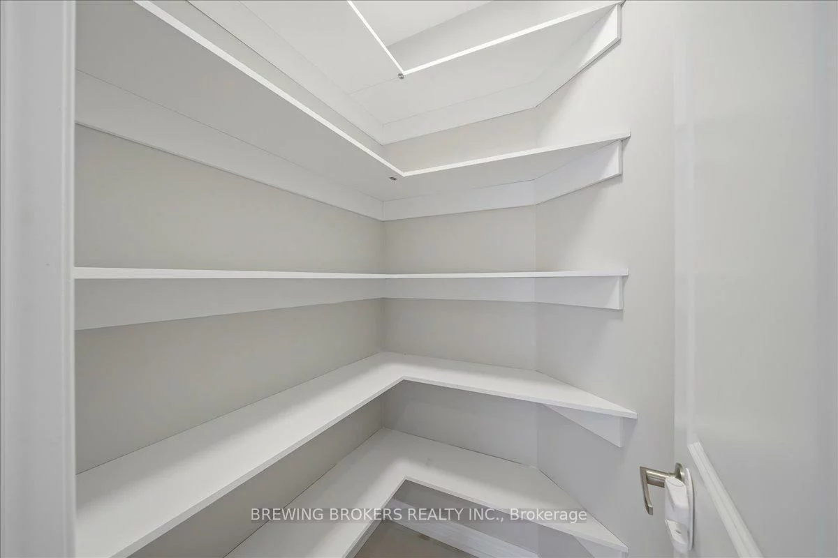 977, Larter, Alcona, Innisfil