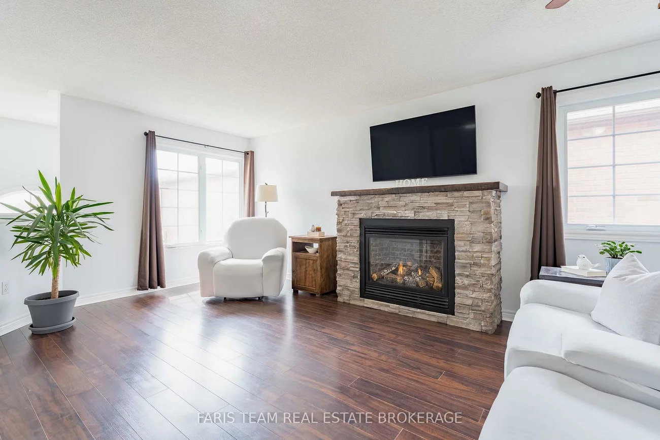 1004, Leslie, Alcona, Innisfil