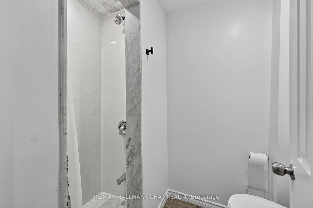 2057, Osbond, Alcona, Innisfil