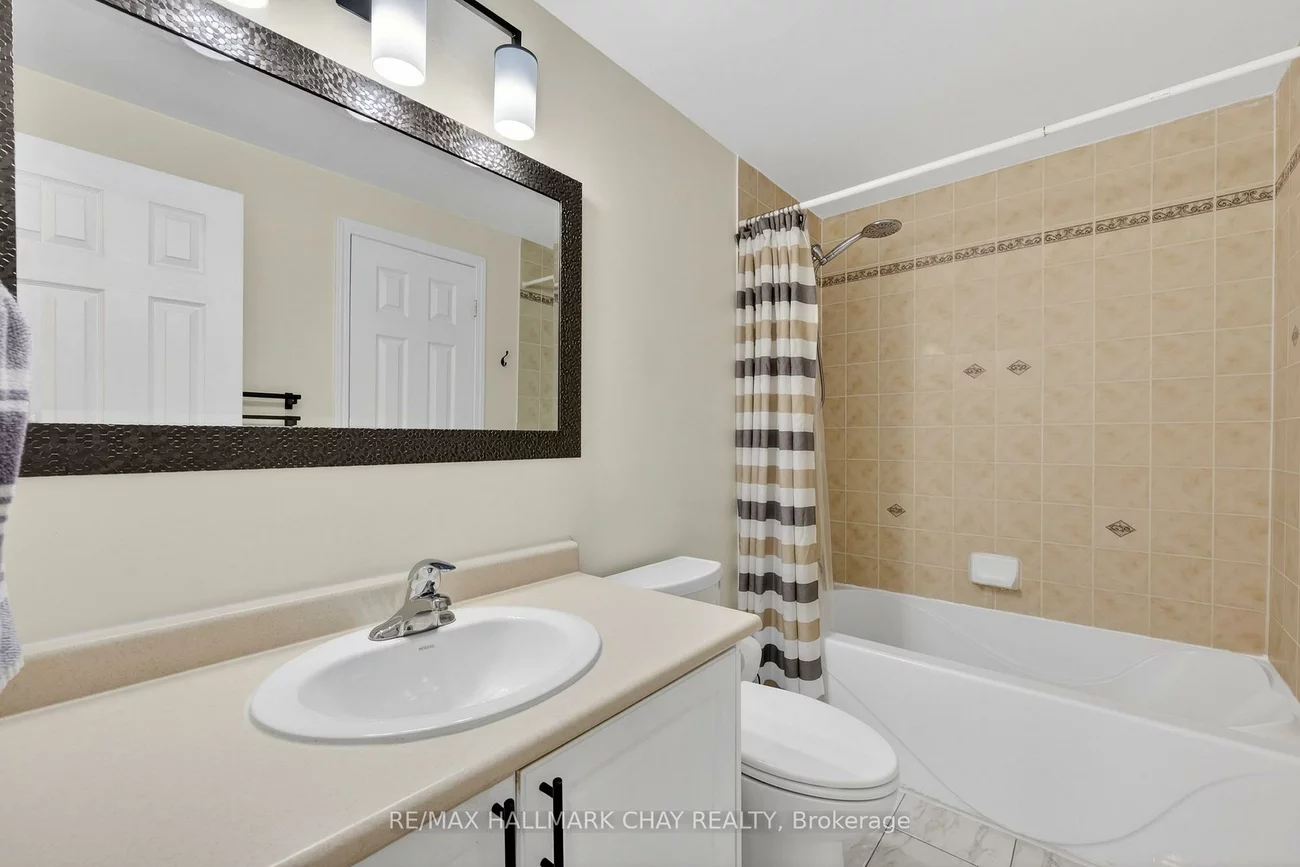 2057, Osbond, Alcona, Innisfil