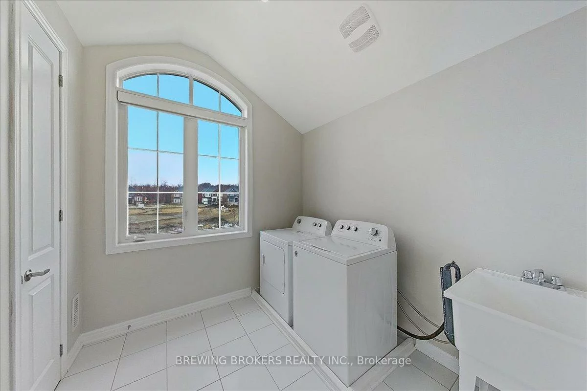 977, Larter, Alcona, Innisfil