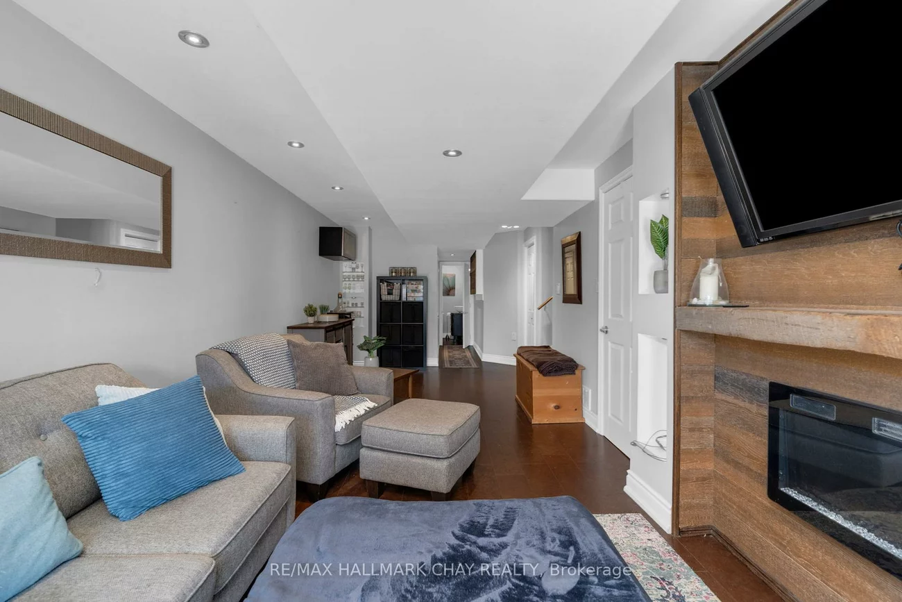 1403, BENSON, Alcona, Innisfil