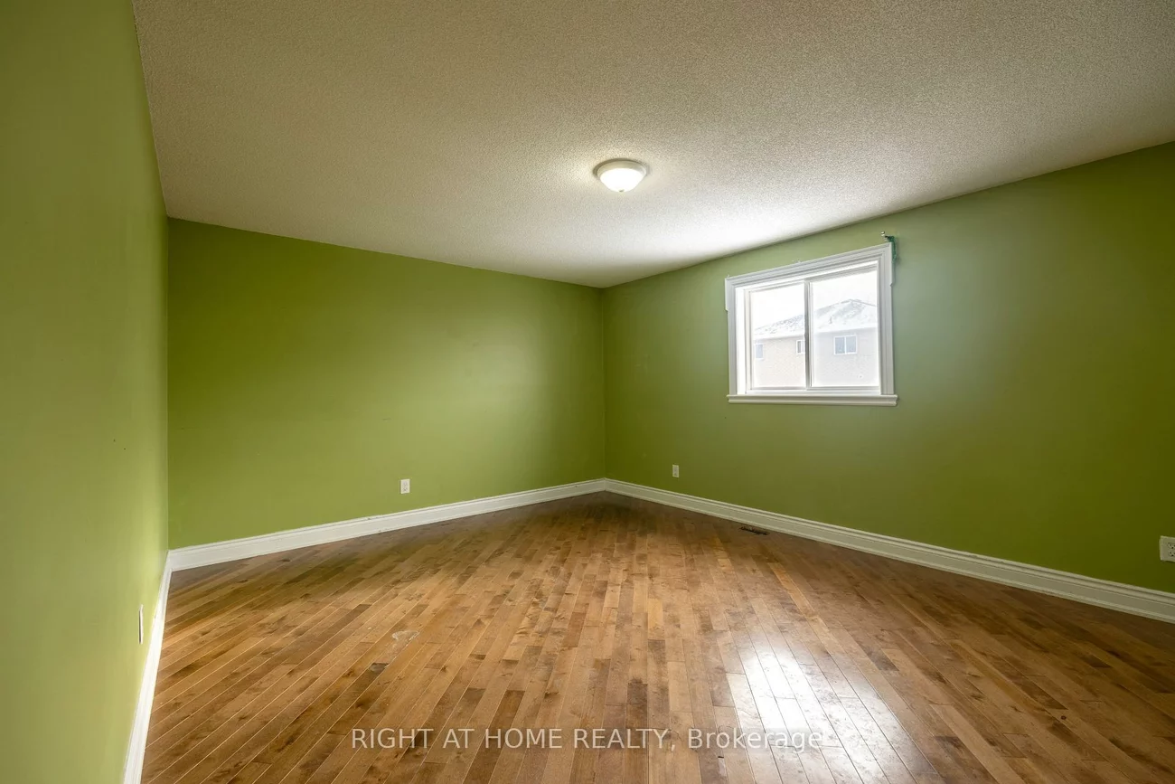1215, Lowrie, Alcona, Innisfil