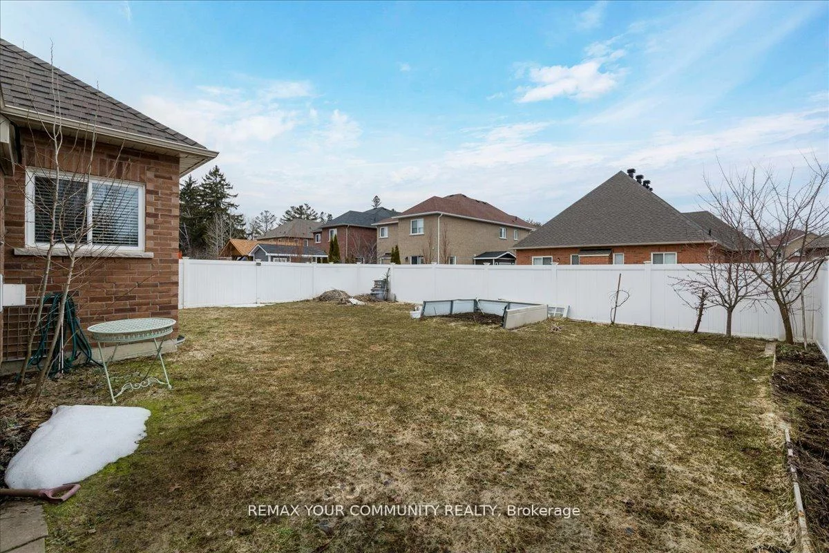 760, Freemont, Alcona, Innisfil