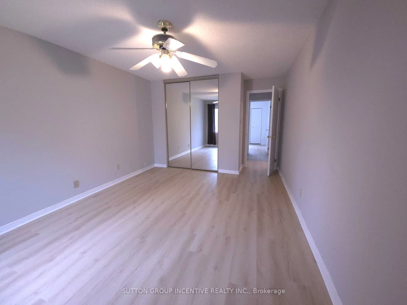 2276, Scythes, Stroud, Innisfil