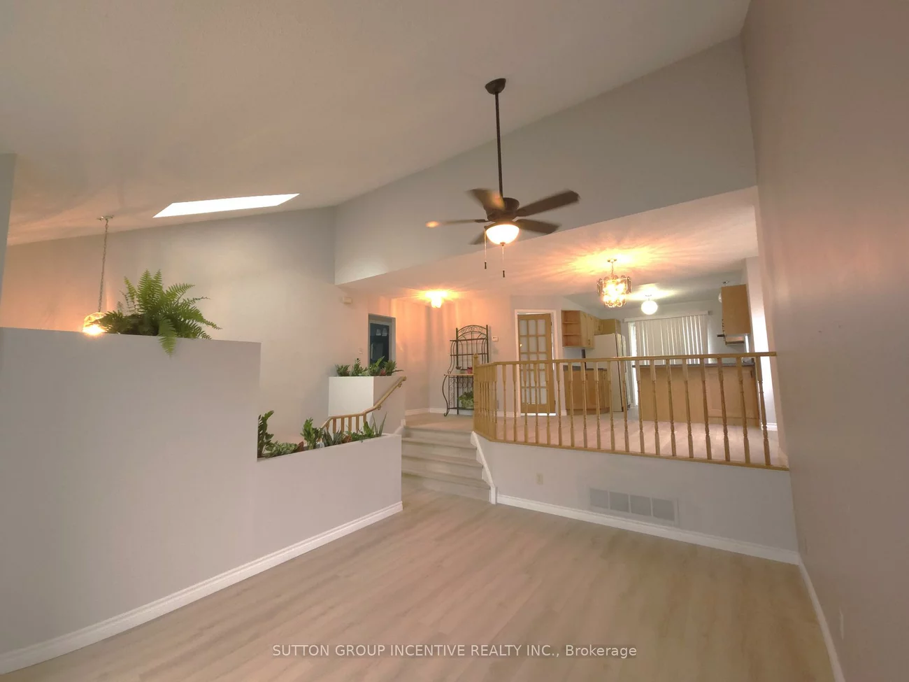 2276, Scythes, Stroud, Innisfil