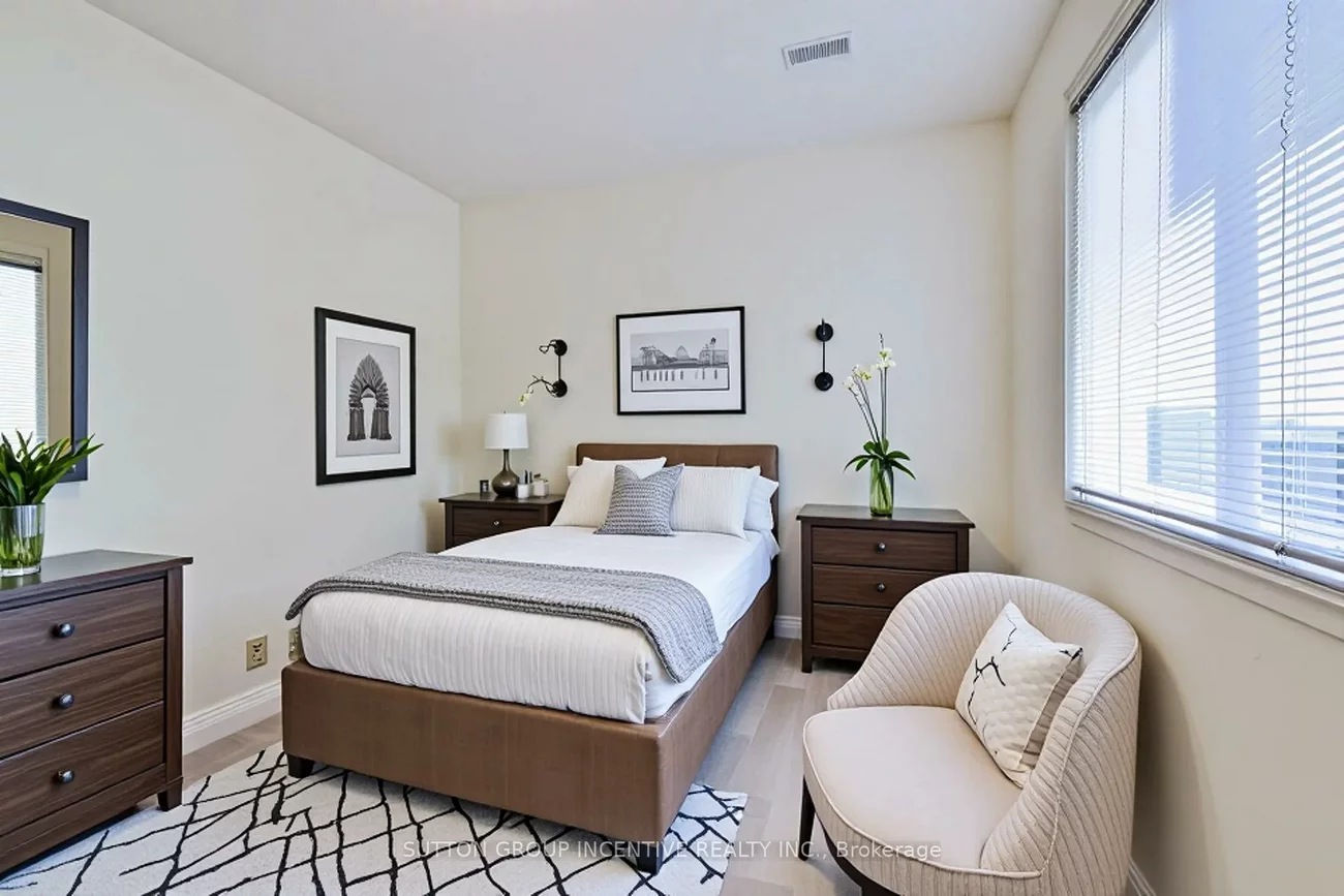2276, Scythes, Stroud, Innisfil