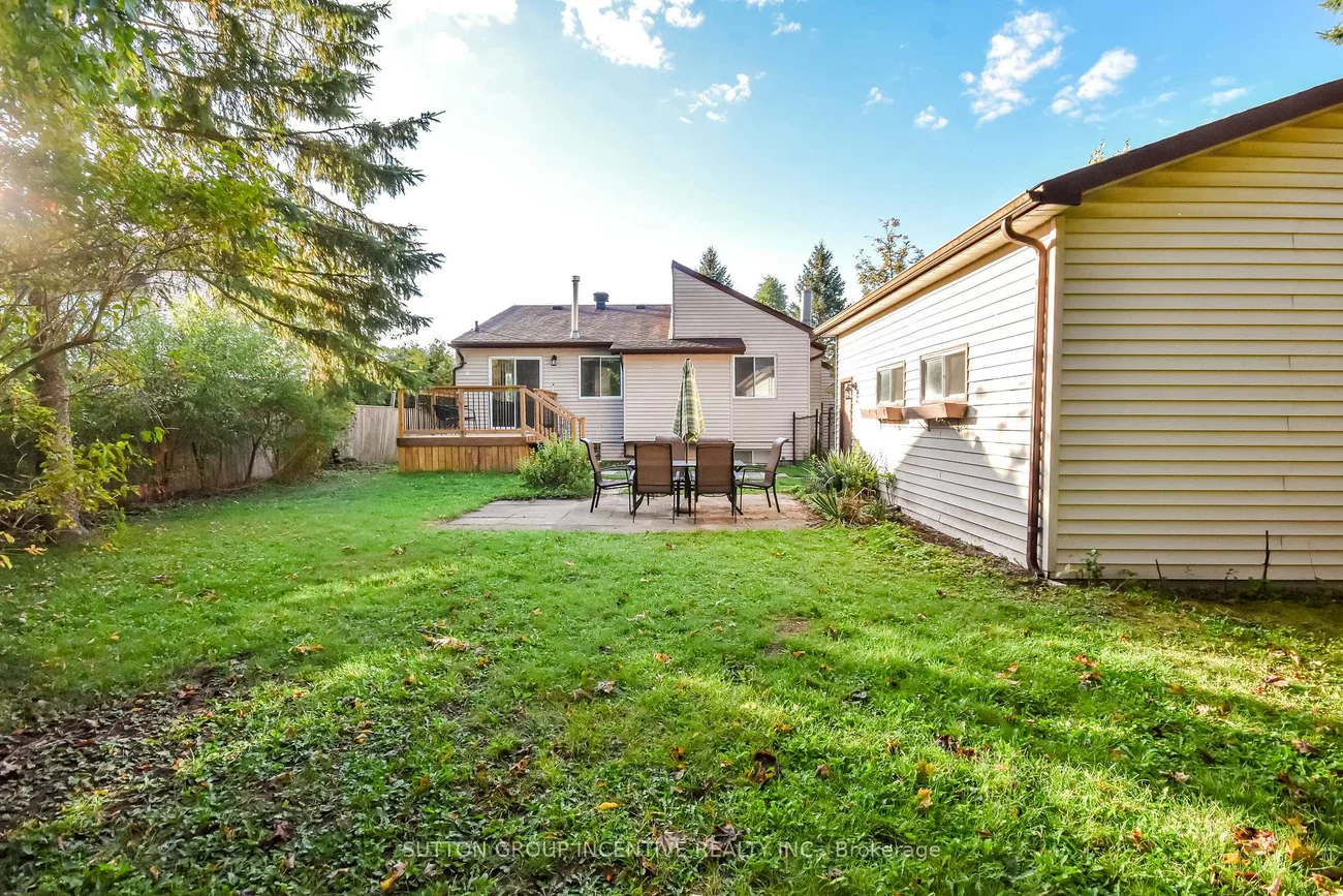 2276, Scythes, Stroud, Innisfil