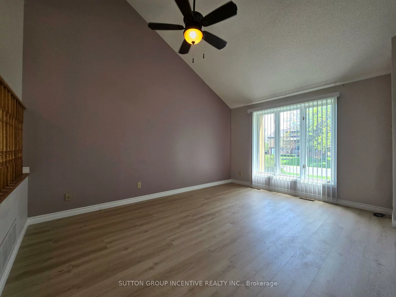 2276, Scythes, Stroud, Innisfil