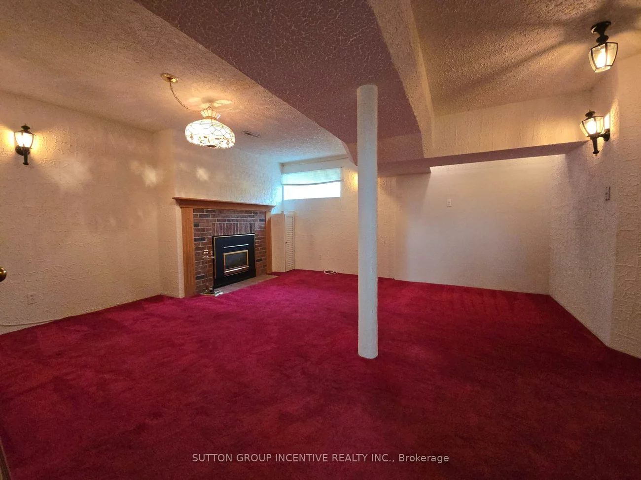 2276, Scythes, Stroud, Innisfil