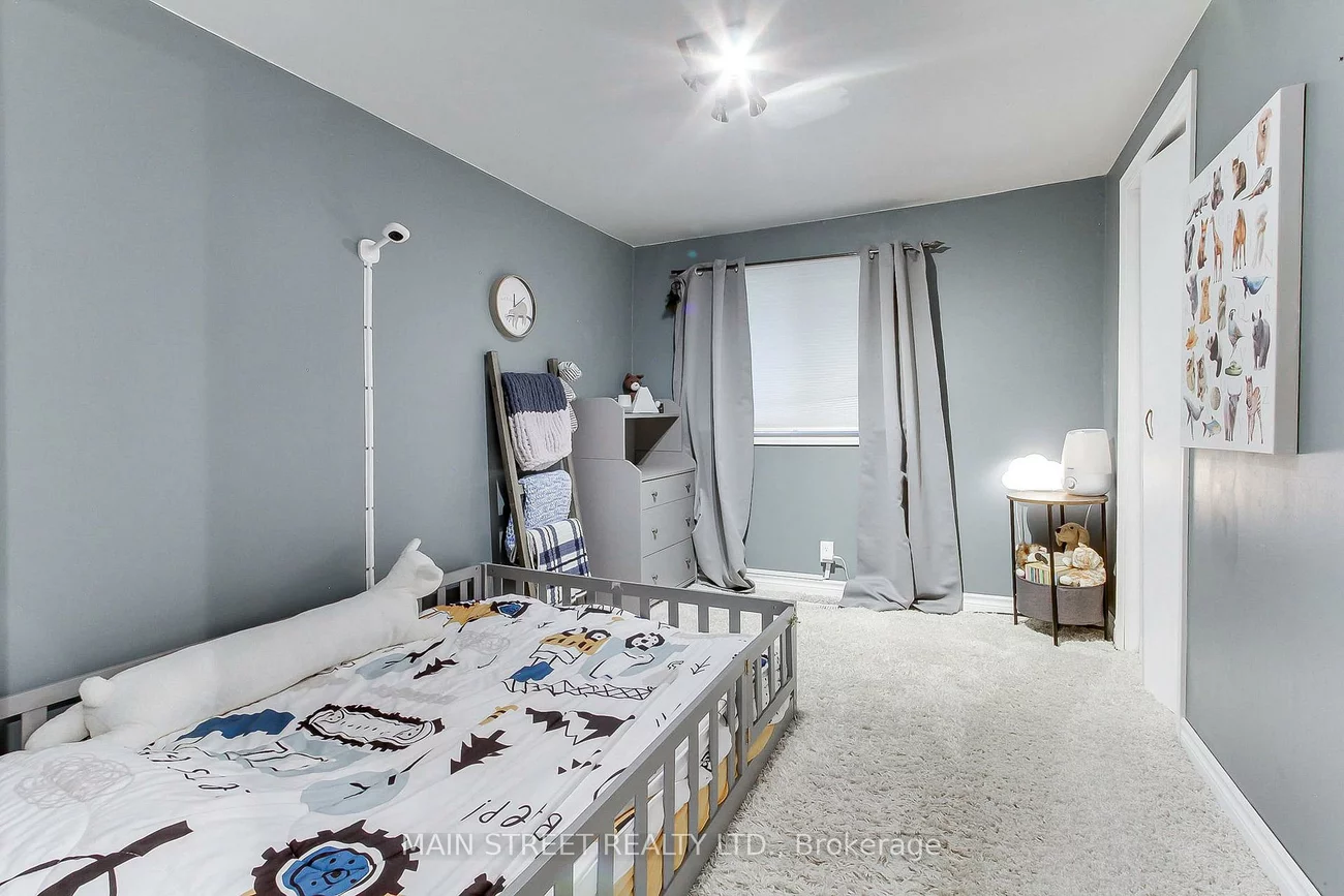 1021, Goshen, Alcona, Innisfil