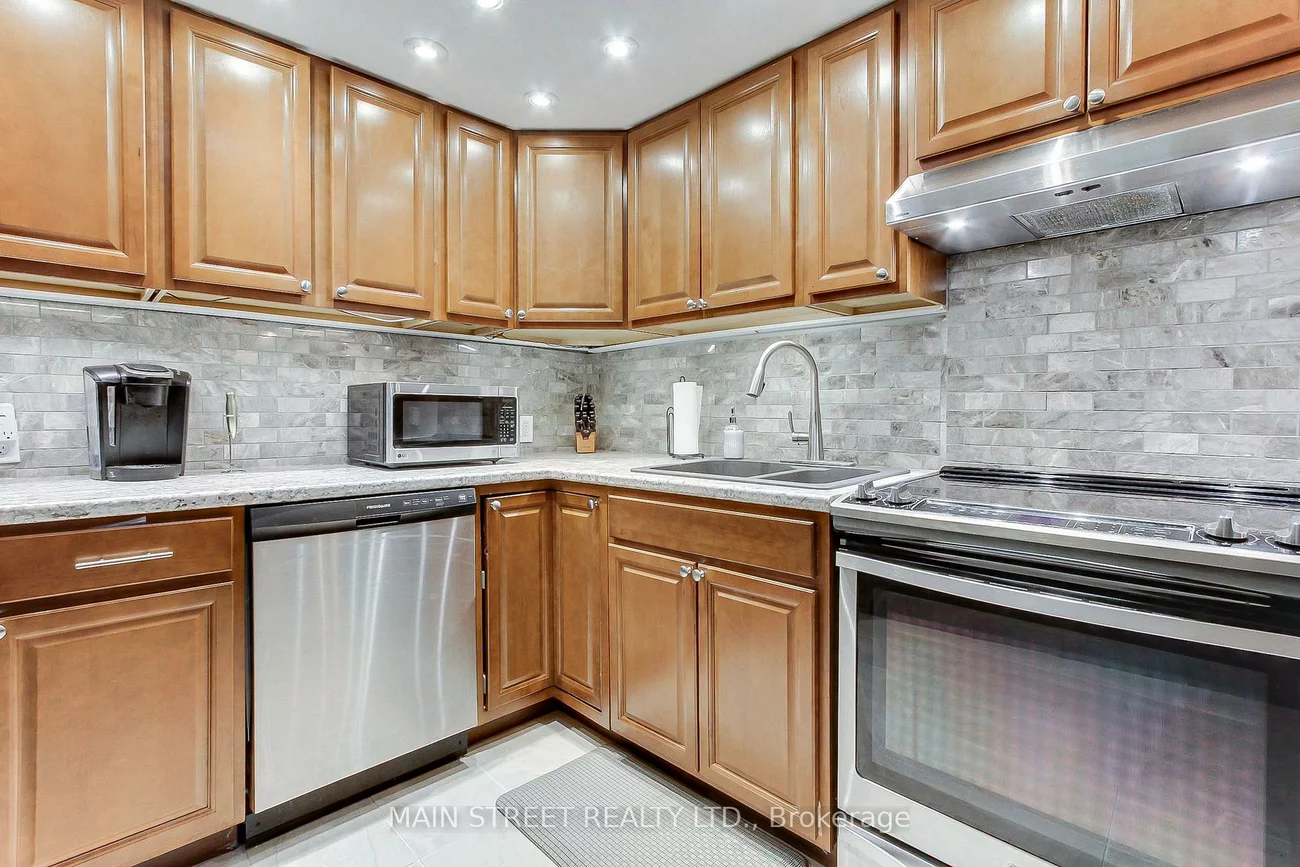 1021, Goshen, Alcona, Innisfil
