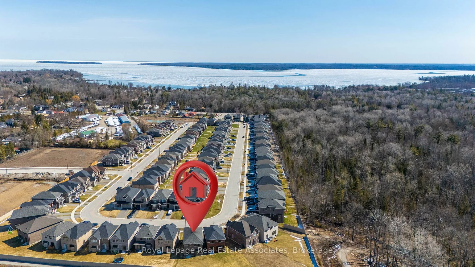 1386, Davis, Lefroy, Innisfil