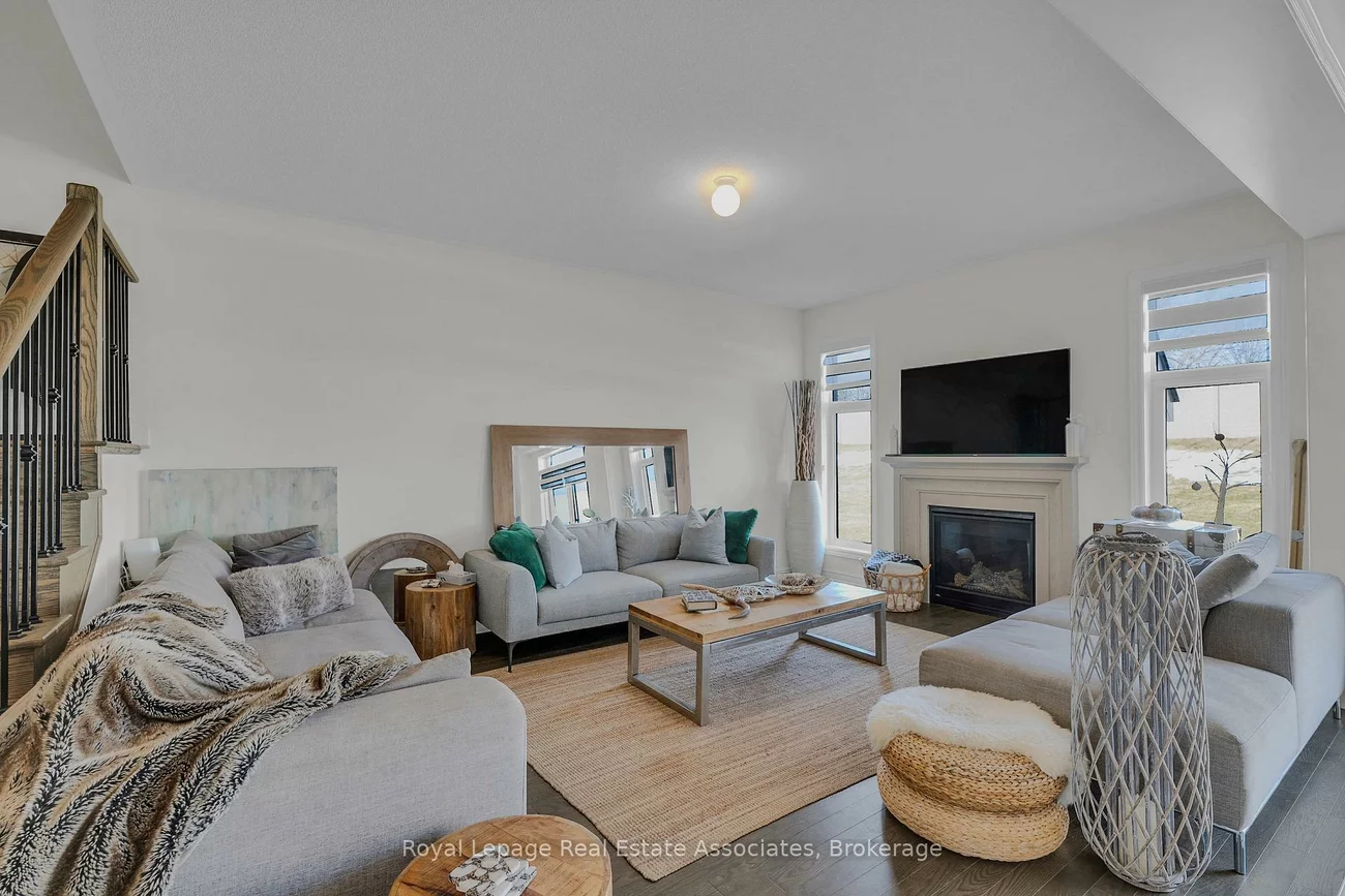 1386, Davis, Lefroy, Innisfil