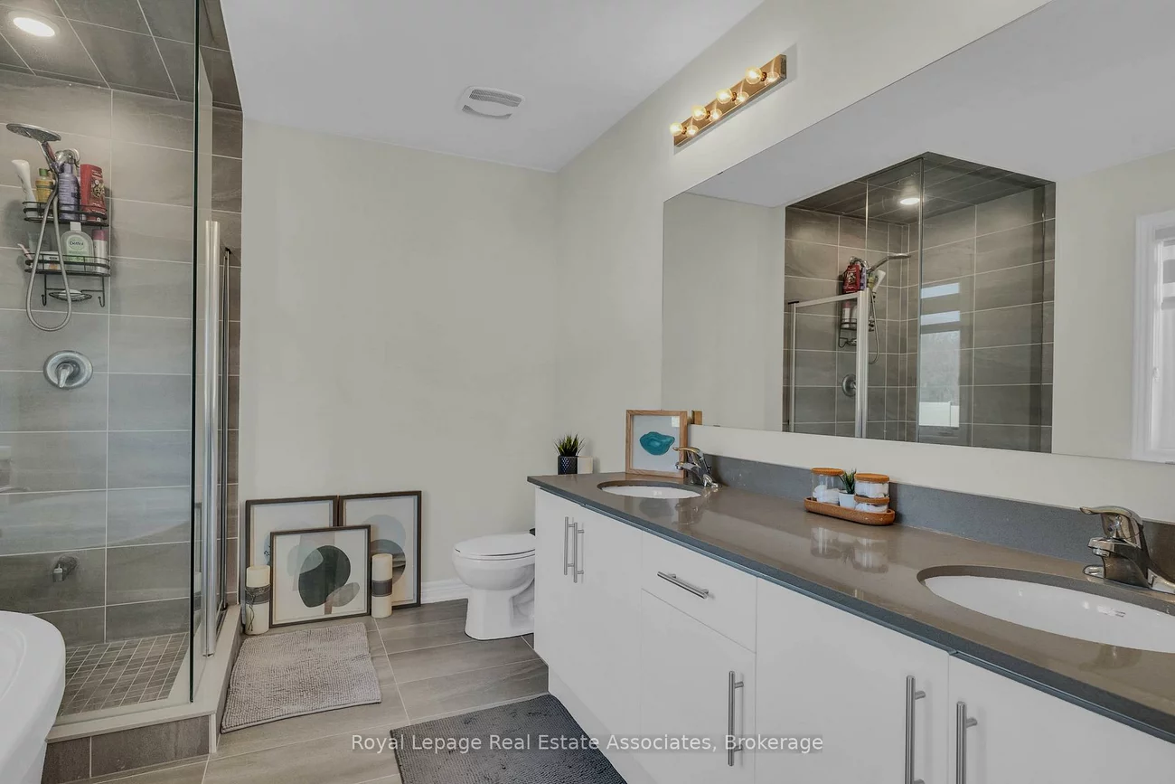 1386, Davis, Lefroy, Innisfil