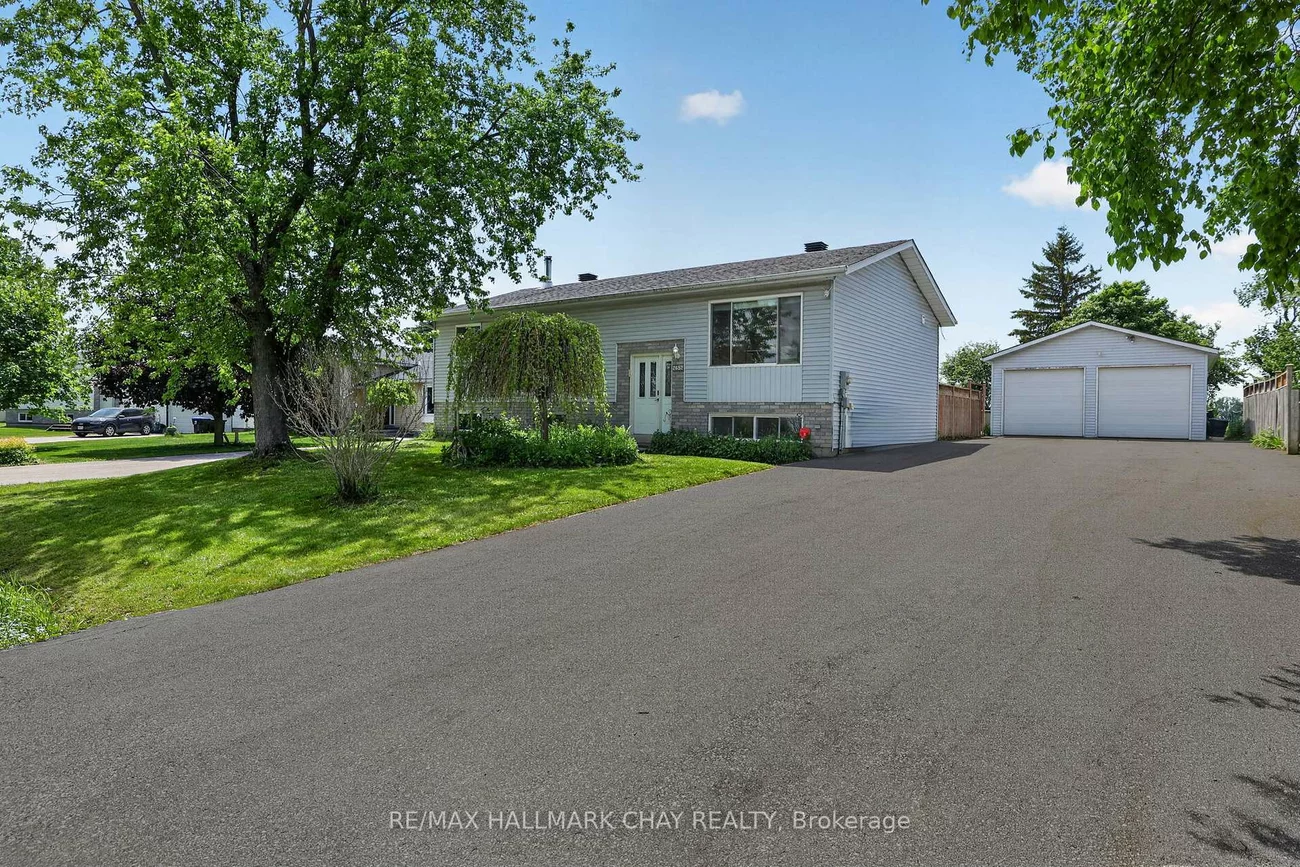 2652, Lawrence, Stroud, Innisfil