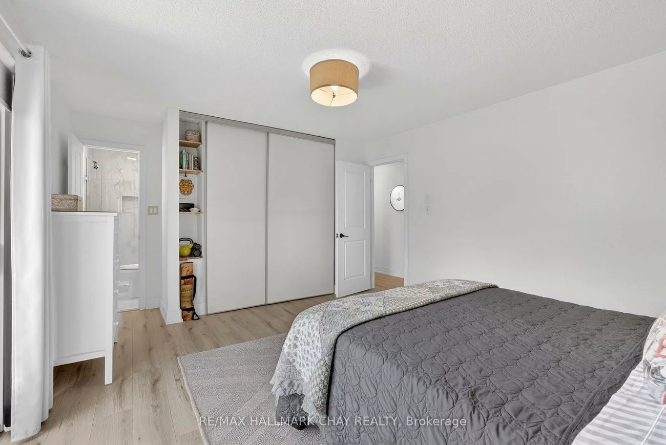 2652, Lawrence, Stroud, Innisfil